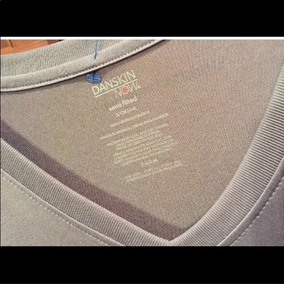 Danskin gray athletic “fear less” graphic sexy yoga gym athletic top S 4-6 NEW - Picture 6 of 16